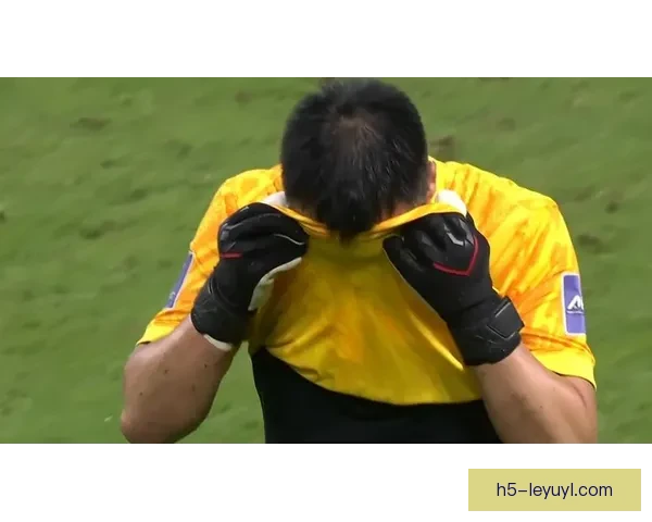 半场0比1比克马头槌破门建功